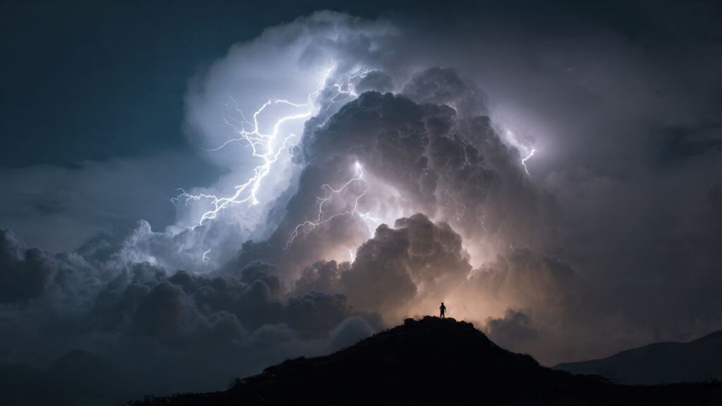 Heavenly tribulation lightning in immortal cultivation novels